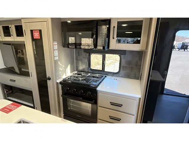 2026 Grand Design 2026 Grand Design Reflection - thumbnail 12