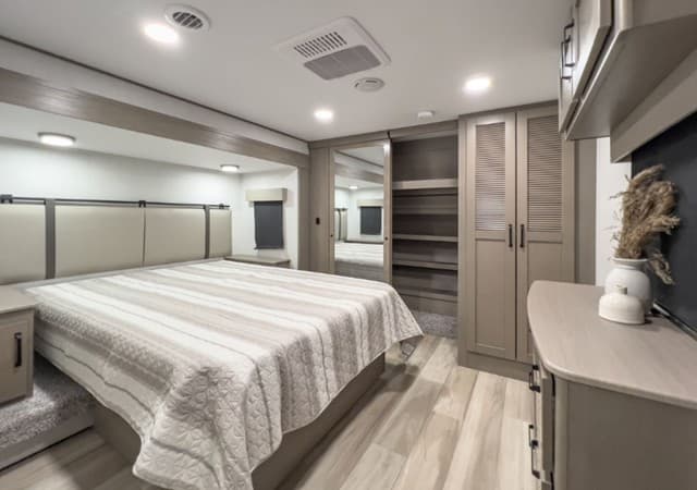 2026 Grand Design 2026 Grand Design Reflection - thumbnail 23