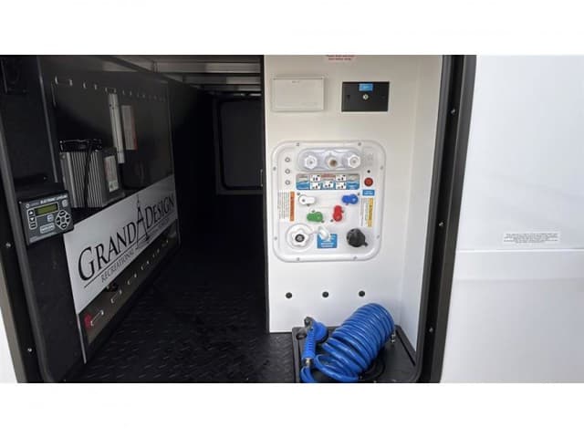 2026 Grand Design 2026 Grand Design Reflection - thumbnail 7