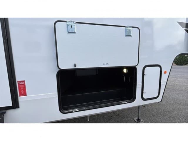 2026 Grand Design 2026 Grand Design Reflection - thumbnail 8