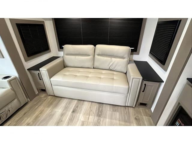 2026 Grand Design 2026 Grand Design Reflection - thumbnail 12