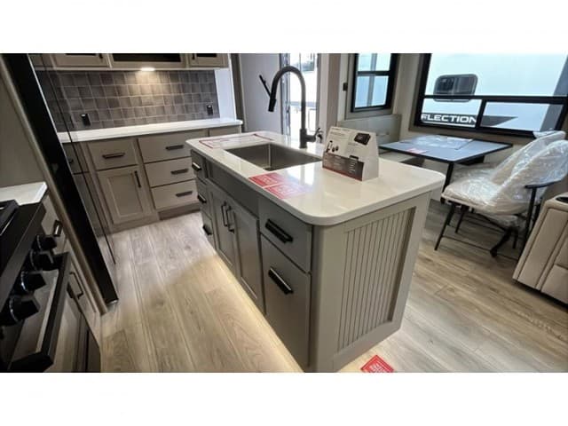 2026 Grand Design 2026 Grand Design Reflection - thumbnail 15