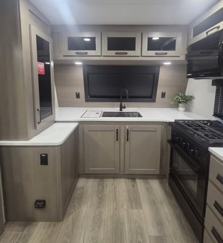 2026 Grand Design 2026 Grand Design Reflection - thumbnail 8