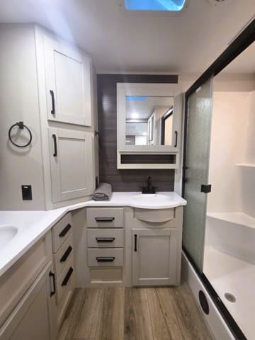 2026 Grand Design 2026 Grand Design Reflection - thumbnail 17