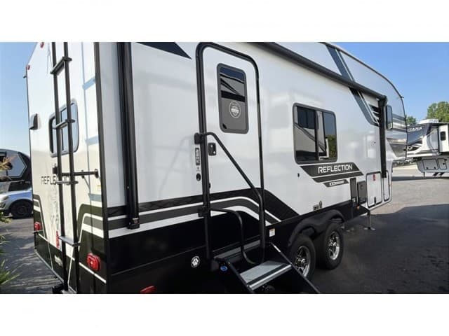 2026 Grand Design 2026 Grand Design Reflection 100 Series - thumbnail 4