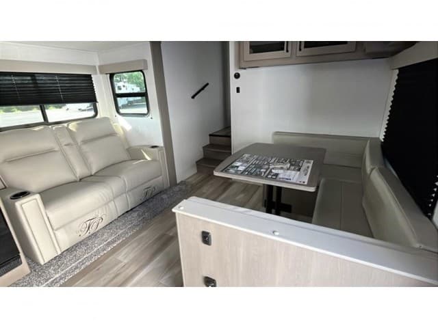 2026 Grand Design 2026 Grand Design Reflection 100 Series - thumbnail 11