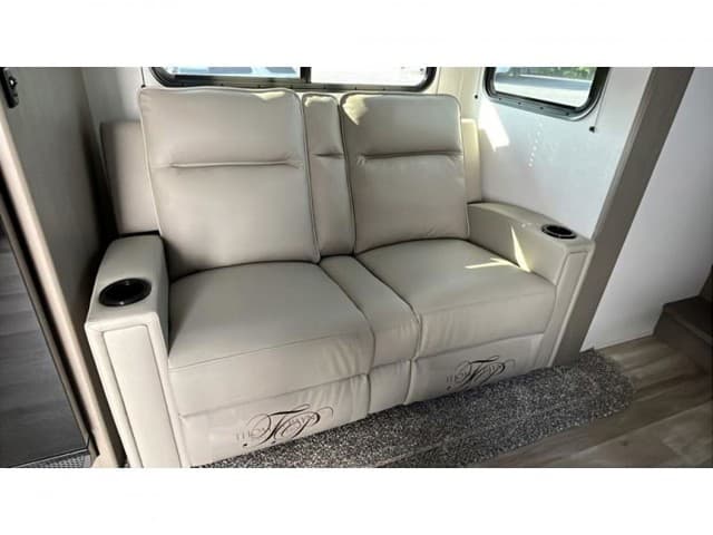 2026 Grand Design 2026 Grand Design Reflection 100 Series - thumbnail 18