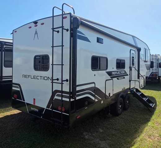 2026 Grand Design 2026 Grand Design Reflection 150 Series - thumbnail 3