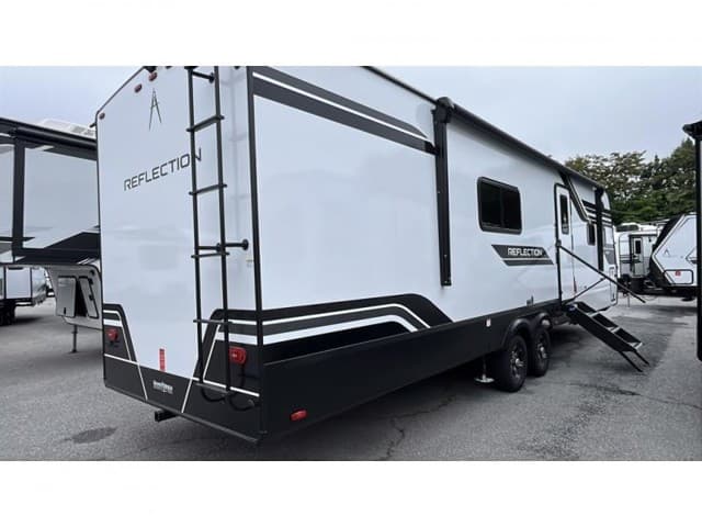 2026 Grand Design 2026 Grand Design Reflection - thumbnail 5