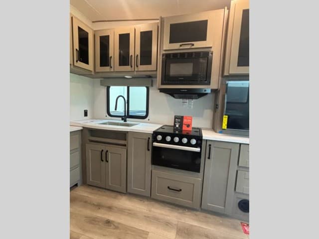 2026 Grand Design 2026 Grand Design Reflection 100 Series - thumbnail 7