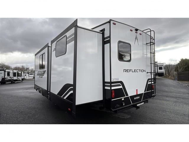 2026 Grand Design 2026 Grand Design Reflection 100 Series - thumbnail 3