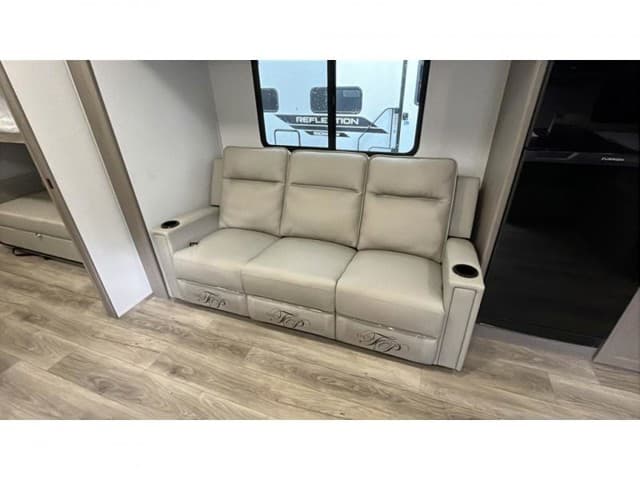 2026 Grand Design 2026 Grand Design Reflection 100 Series - thumbnail 12