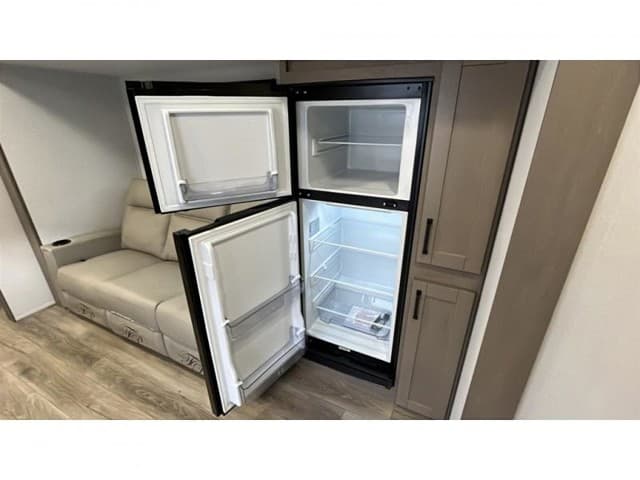 2026 Grand Design 2026 Grand Design Reflection 100 Series - thumbnail 13