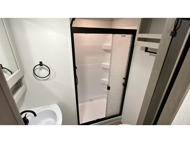 2026 Grand Design 2026 Grand Design Reflection 100 Series - thumbnail 15