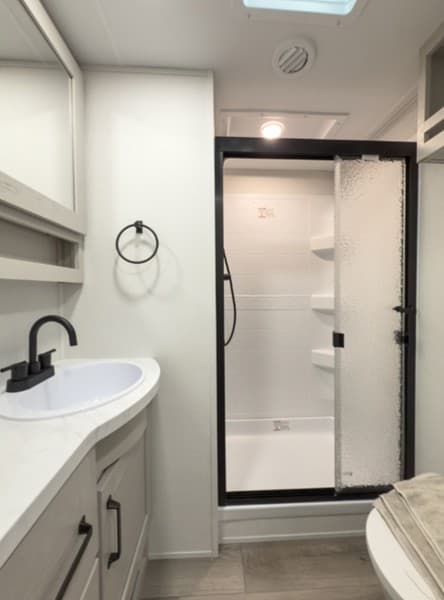 2026 Grand Design 2026 Grand Design Reflection 100 Series - thumbnail 24