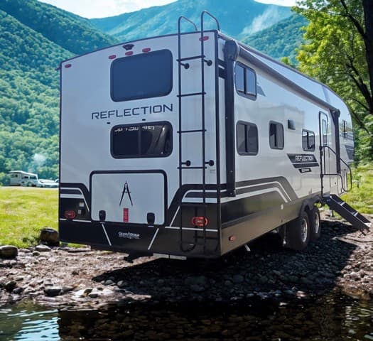 2026 Grand Design 2026 Grand Design Reflection 100 Series - thumbnail 3