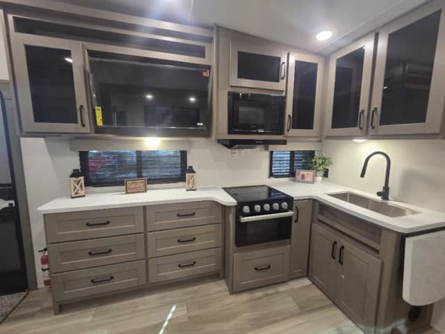 2026 Grand Design 2026 Grand Design Reflection 100 Series - thumbnail 7