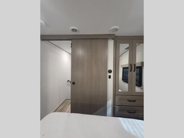 2026 Grand Design 2026 Grand Design Reflection 100 Series - thumbnail 23