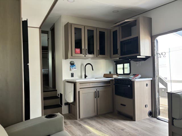 2026 Grand Design 2026 Grand Design Reflection 100 Series - thumbnail 12