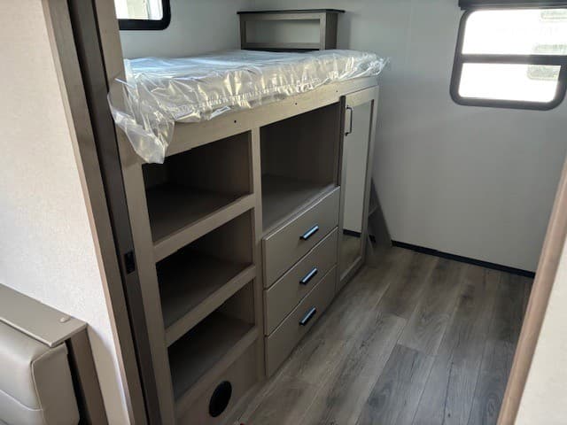 2026 Grand Design 2026 Grand Design Reflection 100 Series - thumbnail 18