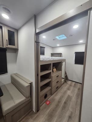 2026 Grand Design 2026 Grand Design Reflection 100 Series - thumbnail 11