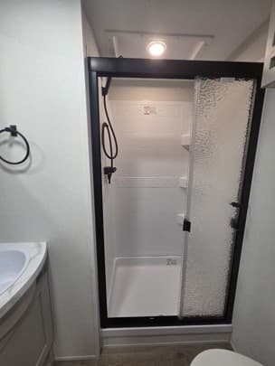 2026 Grand Design 2026 Grand Design Reflection 100 Series - thumbnail 18