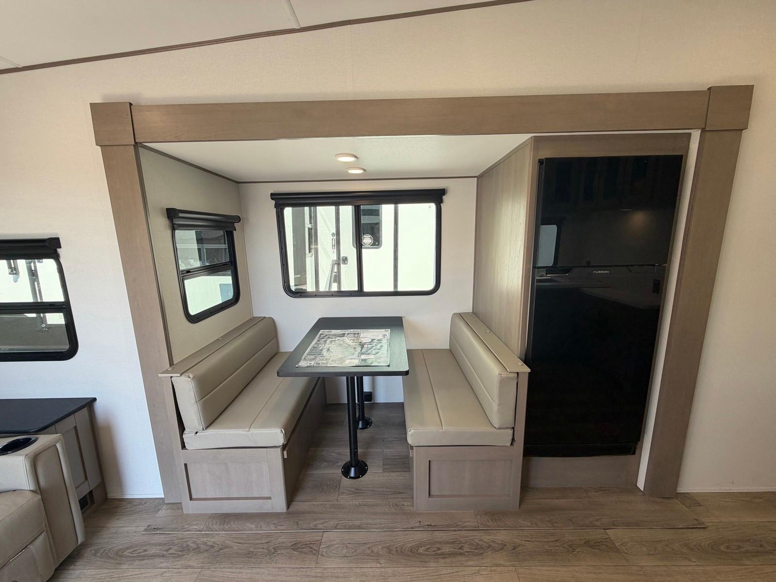 2026 Grand Design 2026 Grand Design Reflection 100 Series - thumbnail 8