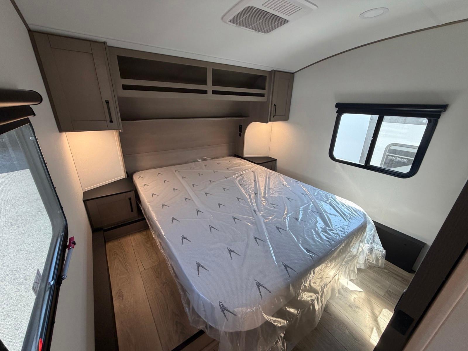 2026 Grand Design 2026 Grand Design Reflection 100 Series - thumbnail 12