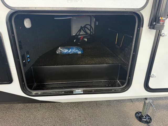 2026 Grand Design 2026 Grand Design Reflection 100 Series - thumbnail 5