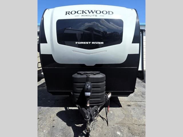 2026 Forest River 2026 Forest River Rockwood Mini Lite - thumbnail 3