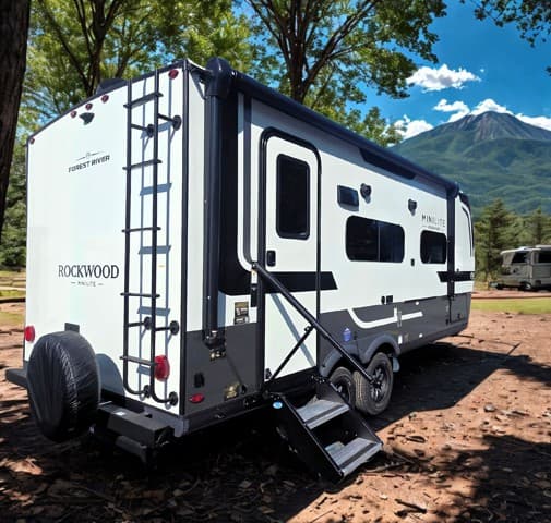 2026 Forest River 2026 Forest River Rockwood Mini Lite - thumbnail 3