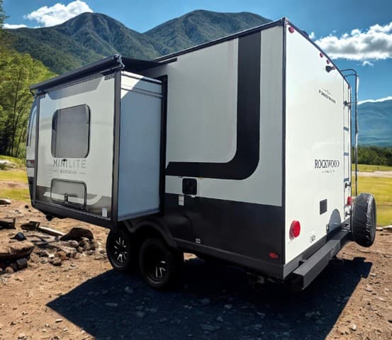 2026 Forest River 2026 Forest River Rockwood Mini Lite - thumbnail 5