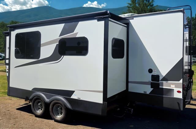 2026 Forest River 2026 Forest River Rockwood Ultra Lite - thumbnail 5