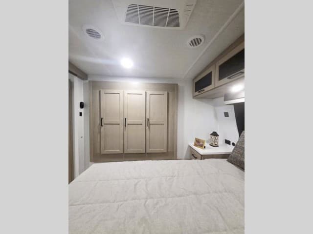 2026 Forest River 2026 Forest River Rockwood Ultra Lite - thumbnail 12