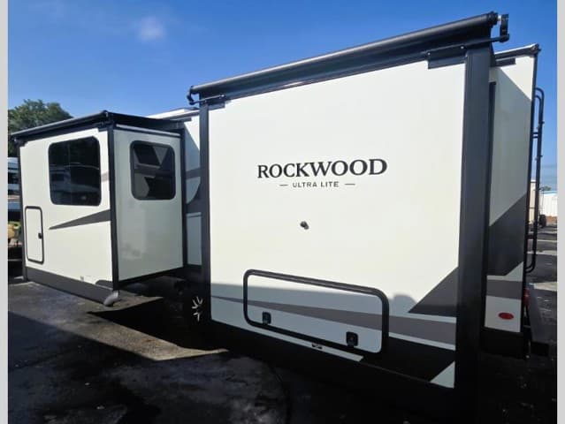 2026 Forest River 2026 Forest River Rockwood Ultra Lite - thumbnail 5
