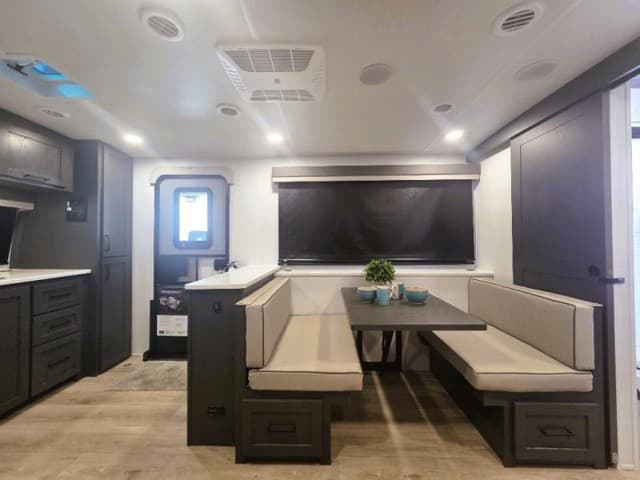 2026 Forest River 2026 Forest River Rockwood Ultra Lite - thumbnail 9