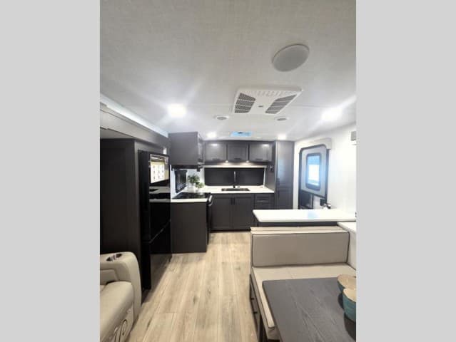 2026 Forest River 2026 Forest River Rockwood Ultra Lite - thumbnail 12