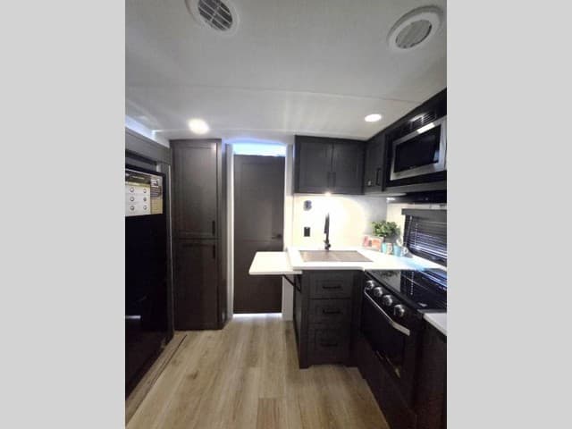 2026 Forest River 2026 Forest River Rockwood Ultra Lite - thumbnail 6