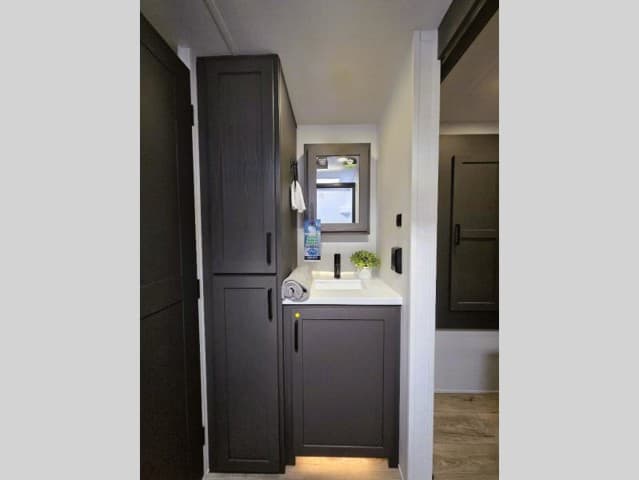 2026 Forest River 2026 Forest River Rockwood Ultra Lite - thumbnail 9