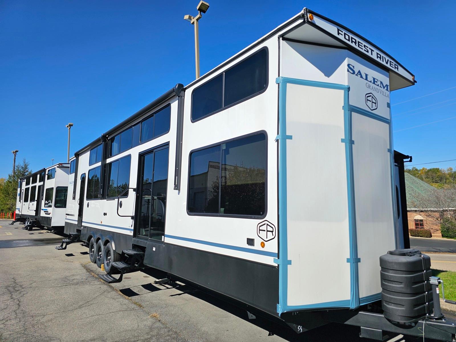 2025 Forest River Salem Grand Villa Destination Trailer 44VIEW