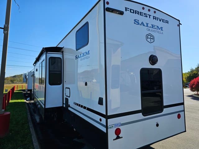 2025 Forest River 2025 Forest River Salem Grand Villa Destination Trailer - thumbnail 4