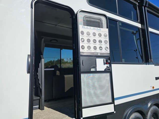 2025 Forest River 2025 Forest River Salem Grand Villa Destination Trailer - thumbnail 10