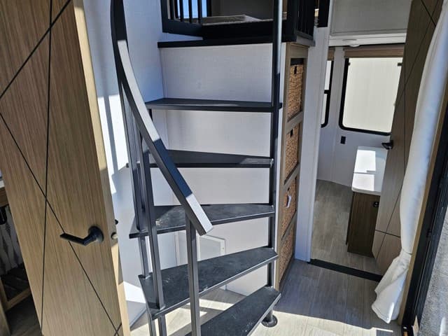 2025 Forest River 2025 Forest River Salem Grand Villa Destination Trailer - thumbnail 24