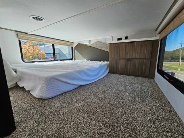 2025 Forest River 2025 Forest River Salem Grand Villa Destination Trailer - thumbnail 33