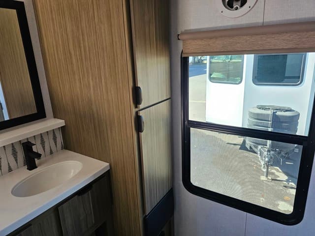 2025 Forest River 2025 Forest River Salem Grand Villa Destination Trailer - thumbnail 38