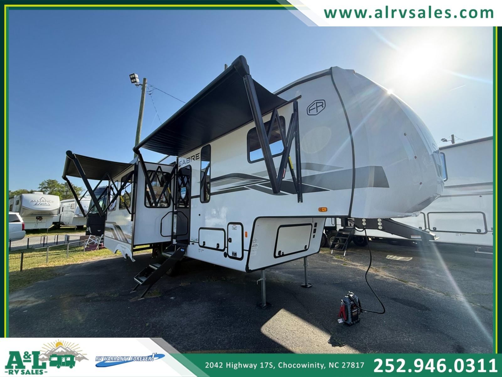 2025 Forest River Sabre 25RLS