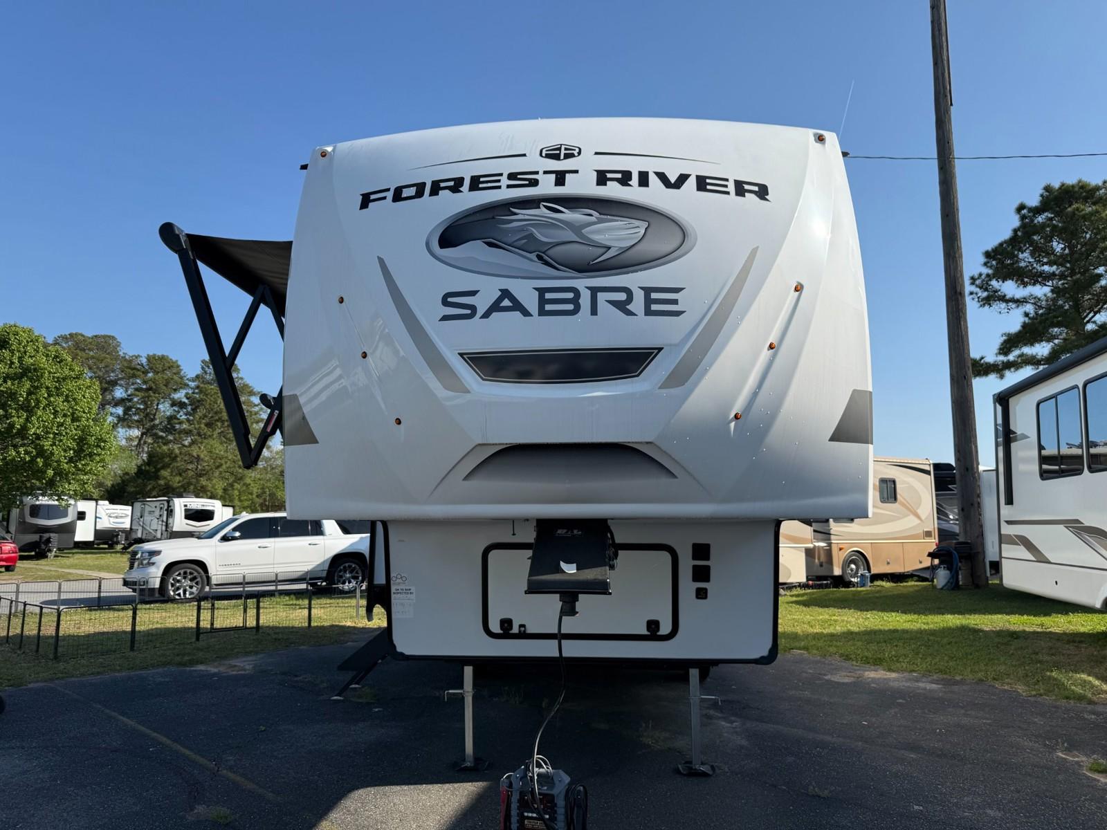 2025 Forest River 2025 Forest River Sabre - thumbnail 3