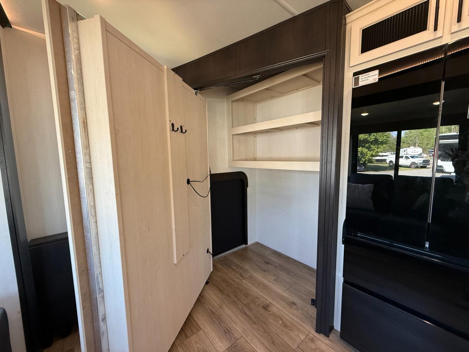 2025 Forest River 2025 Forest River Sabre - thumbnail 18