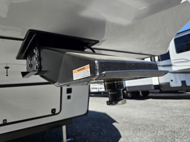 2026 Forest River 2026 Forest River Sabre - thumbnail 3