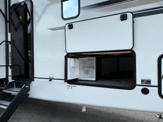 2026 Forest River 2026 Forest River Sabre - thumbnail 7